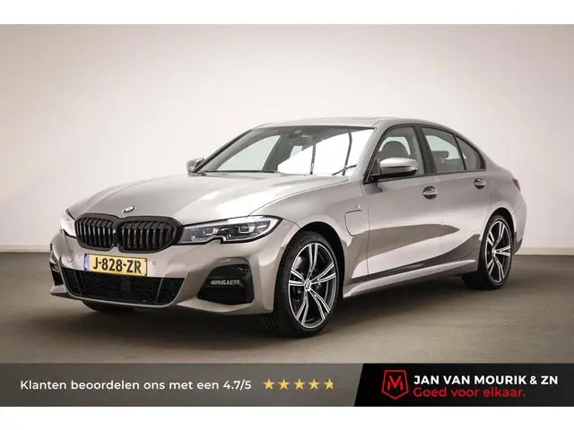 BMW 3-serie 330e xDrive eDrive M-Sport Edition | MEDIA PACK | STUURVERWAMING | TREKHAAK | 19"
