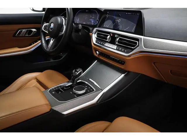 BMW 3-serie 330e xDrive eDrive M-Sport Edition | MEDIA PACK | STUURVERWAMING | TREKHAAK | 19"