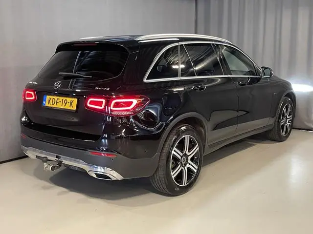 Mercedes-Benz GLC-klasse 300e 4MATIC 19"/Trekhaak/Dodehoek/Rijstrooksensor/Sfeerverlichting/Apple Ca...