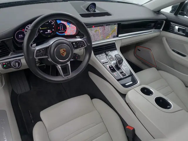 Porsche Panamera 2.9 4 E-Hybrid Sport Design Aut- Keramisch, Stoelventilatie, Bose Audio, Sport Chrono, Sportuitlaat+