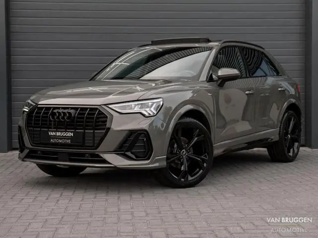 Audi Q3 35 TFSI S-Line Pano SONOS Keyless Leer Camera Sfeer BTW 20" Chronos