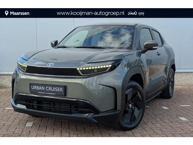 Toyota Urban Cruiser Dynamic 61 kWh / Januari 2027 leverbaar! / Nu €3.000 inruilvoordeel!