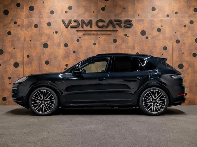 Porsche Cayenne 3.0 E-Hybrid Black Edition | SportDesign | Trekhaak | Achterasbest. | Sportuitlaat |...