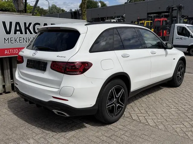 Mercedes-Benz GLC-klasse 300e 4MATIC AMG Line 19"/Luchtvering/Matrix LED/Keyless/Memory + stoelverwa...