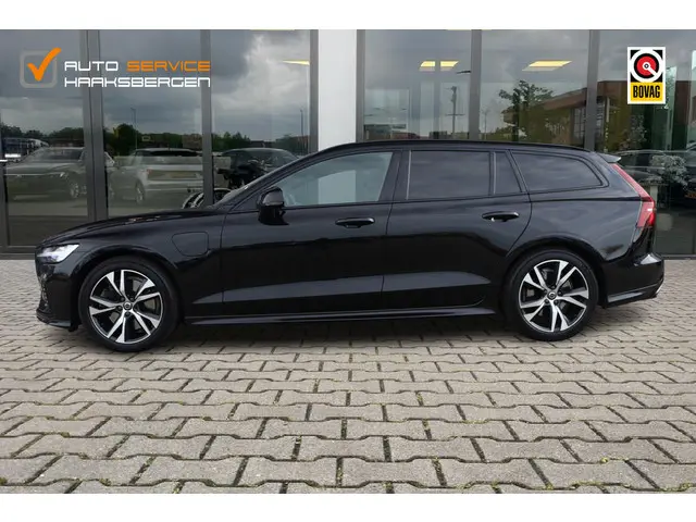 Volvo V60 2.0 T6 Recharge AWD R-Design | Pano | ACC | Camera | Trekhaak