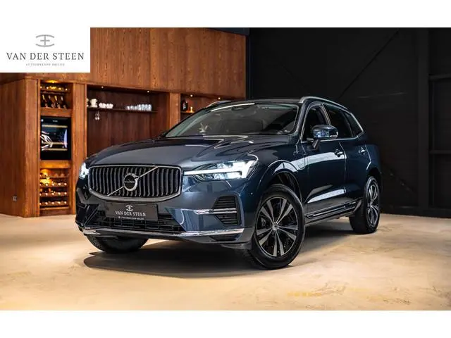 Volvo XC60 2.0 T6 Plug-in hybrid AWD Essential Edition Bright Schuifdak | Camera