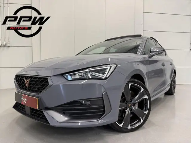CUPRA Leon 1.4 e-Hybrid VZ Copper Edition 25.893KM/PANO/SFEER/LED/ACC/ADAPTIVE-ONDERSTEL/CARPLAY/KEY...