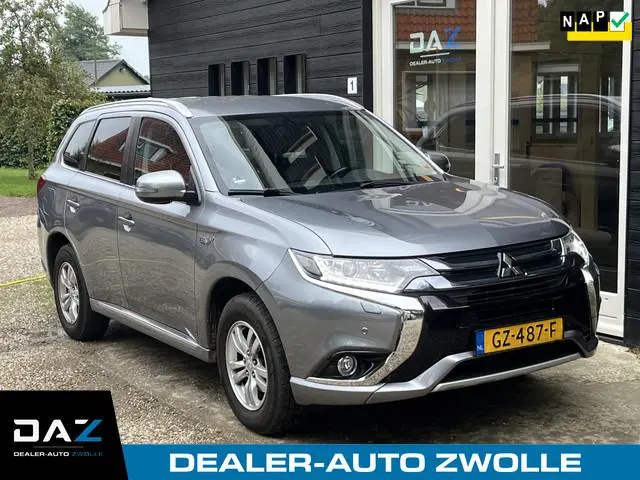 Mitsubishi Outlander 2.0 PHEV Business Edition Aut/Ecc/leer/Navi/Trekhaak/SOH 78%