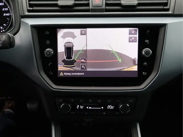 SEAT Arona 1.0 TSI Style Business Intense/ lage km/ zeer mooi!