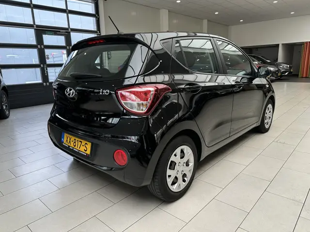 Hyundai i10 1.0i Comfort [ TREKHAAK I AIRCO I BLUETOOTH ]
