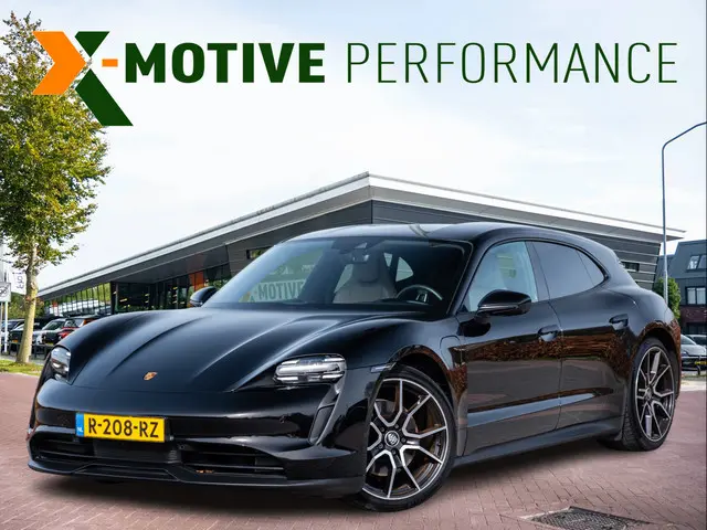 Porsche Taycan Sport Turismo 79 kWh | 21” Exclusive LM | Achterasbesturing | Bose Surround Premium S...