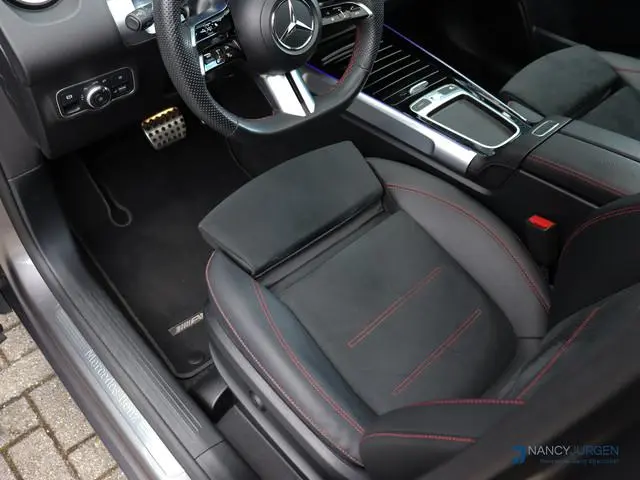 Mercedes-Benz GLB 200 AMG | 7 P. | Adapt. Cruise Control | El. Pano | MBUX | Memory Pakket | Winter...