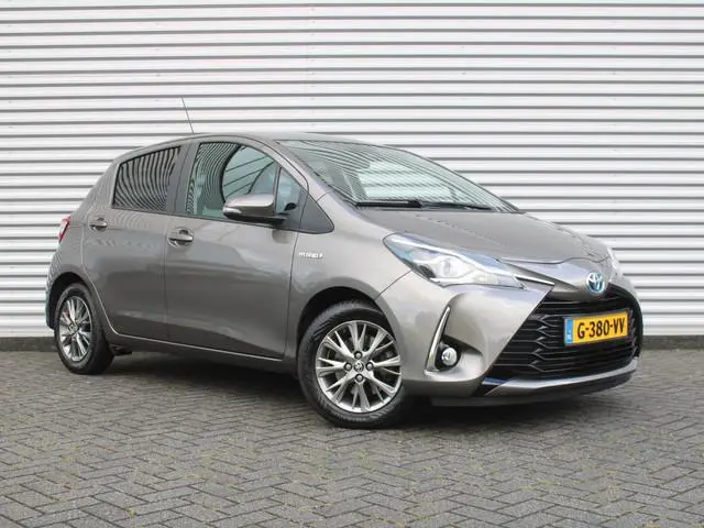 Toyota Yaris 1.5 Hybrid Dynamic | Camera | Navi | Cruise | 15" LM | Clima | Keyless | Licht-/regense...