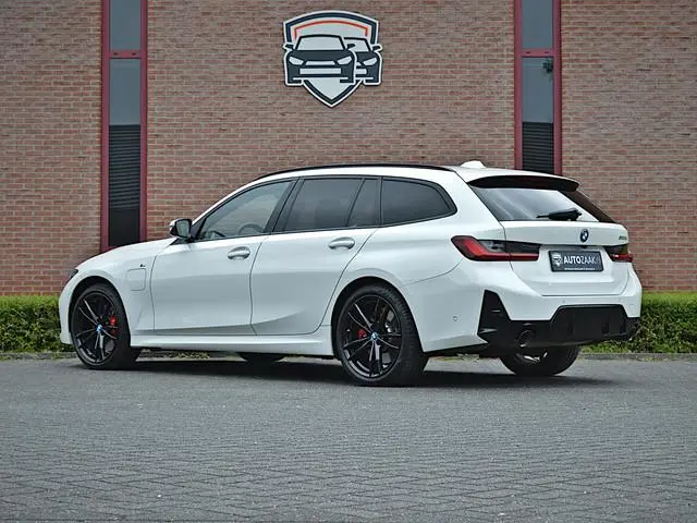 BMW 3-serie Touring 330e Touring M Sport Pro Innovation