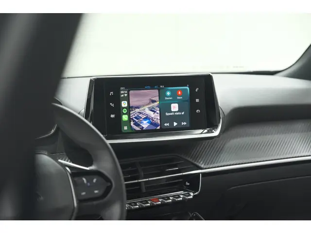 Peugeot 2008 PureTech 130 Active | Camera | Apple Carplay | Parkeersensoren