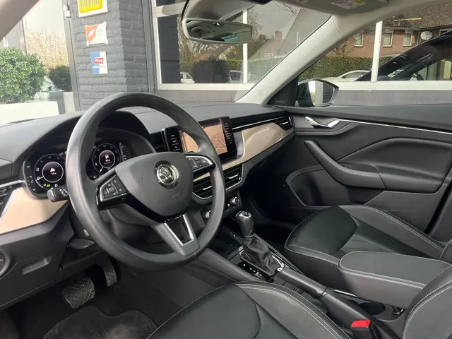 ŠKODA Kamiq 1.0 TSI Business, Automaat, Cruise, CarPlay, Pano, Camera, Virtual Cockpit, Trekhaak