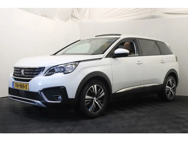 Peugeot 5008 1.2 PureTech Allure |Pano|Leder|Stoelverw.| *Pasen Geopend!*