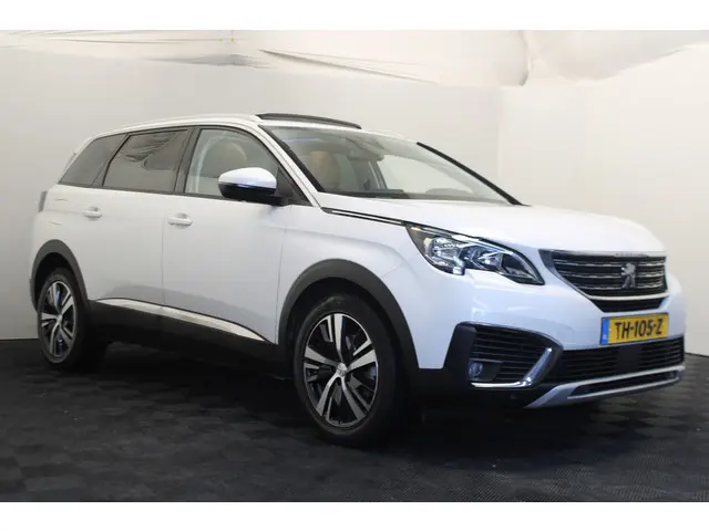 Peugeot 5008 1.2 PureTech Allure |Pano|Leder|Stoelverw.| *Pasen Geopend!*
