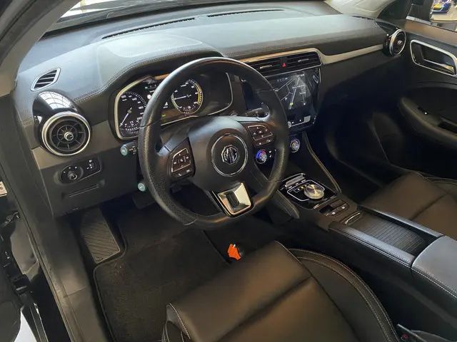 MG MG ZS EV Luxury 45 kWh ACC, Camera, Pano, Carplay