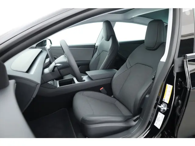 Tesla Model 3 Standard RWD 60 kWh | Pano | Camera | Stoelverw. | Navi | Elek. Stoelen | CarPlay | 