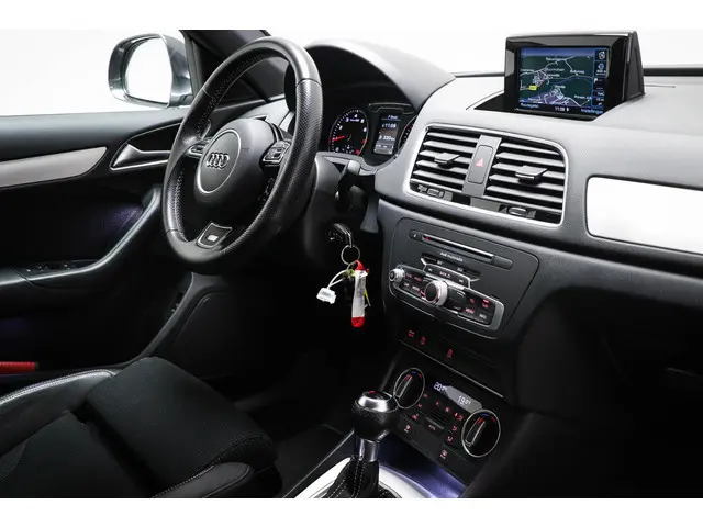 Audi Q3 1.4 TFSI CoD Sport Advance Sport | LED | HALF LEDER | 19"