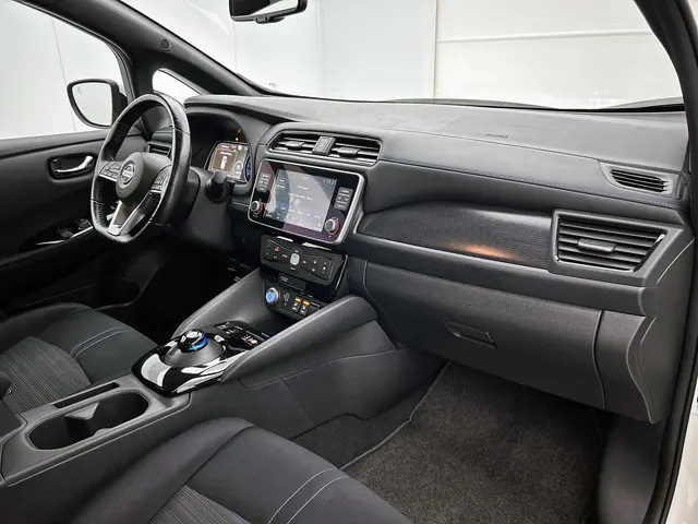 Nissan LEAF Electric+ 160kW / 62kWh SOH 94% / Pdc.+Camera /Navigatie / Airco-ecc./ Stoelverwarming /...