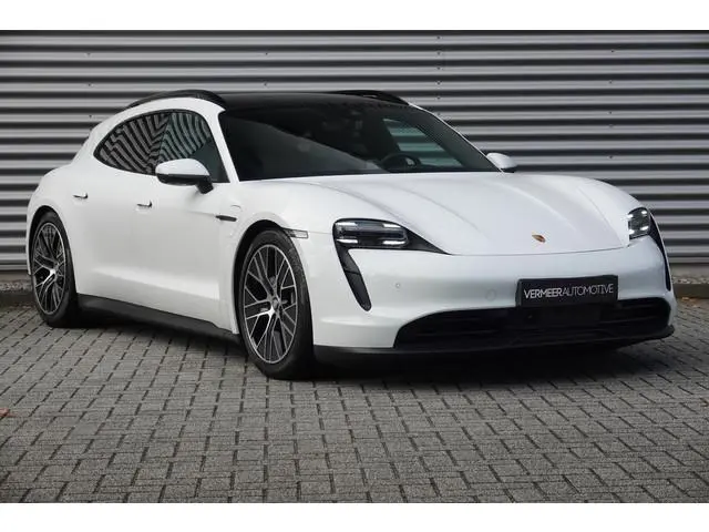 Porsche Taycan Sport Turismo | Panodak | Luchtvering | Bose | Sport Chrono | Warmtepomp | Memory |