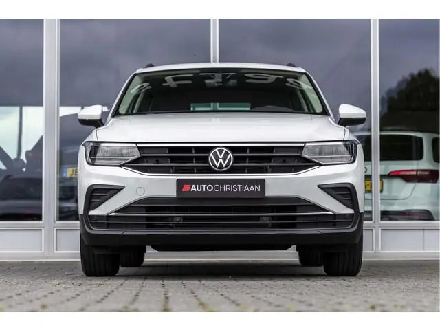 Volkswagen Tiguan 1.5 TSI Life | Trekhaak | Carplay | Stoelverwarming