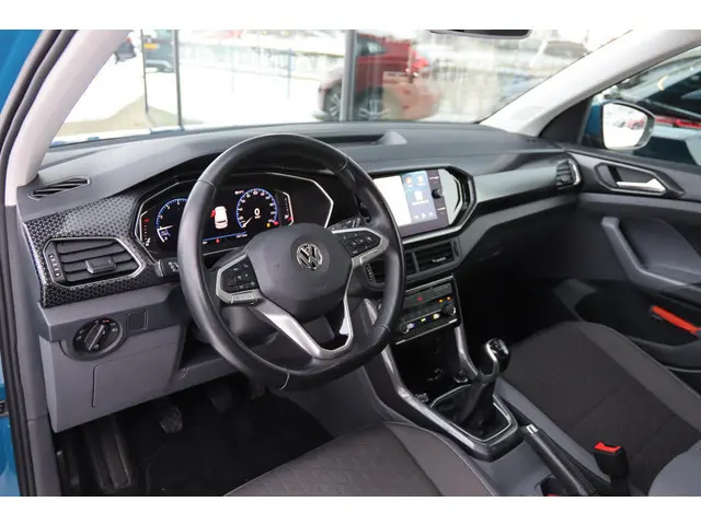 VOLKSWAGEN T-CROSS 1.0 TSI STYLE | VIRTUAL COCKPIT | ADAPT. CRUISE | CARPLAY | LED | CLIMATE | SIDE-ASIST