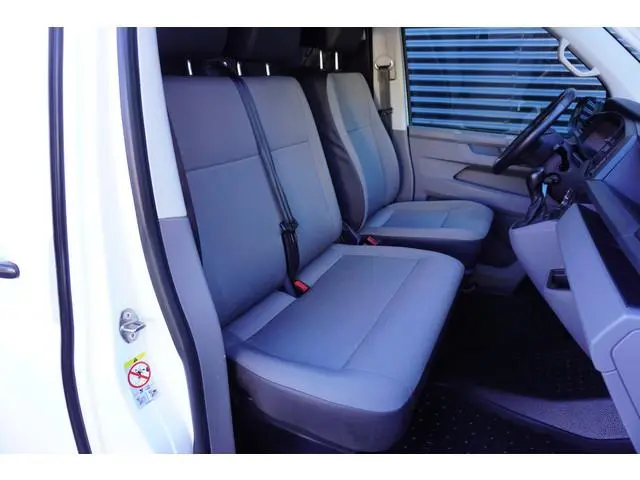 Volkswagen Transporter 150pk Automaat L2H1 Navigatie Camera Parkeersensoren Apple carplay