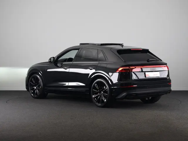 Audi Q8 55 TFSI e quattro Pro Line S 394pk | Panoramadak | Lederen bekleding | Head Up Display | Luc...