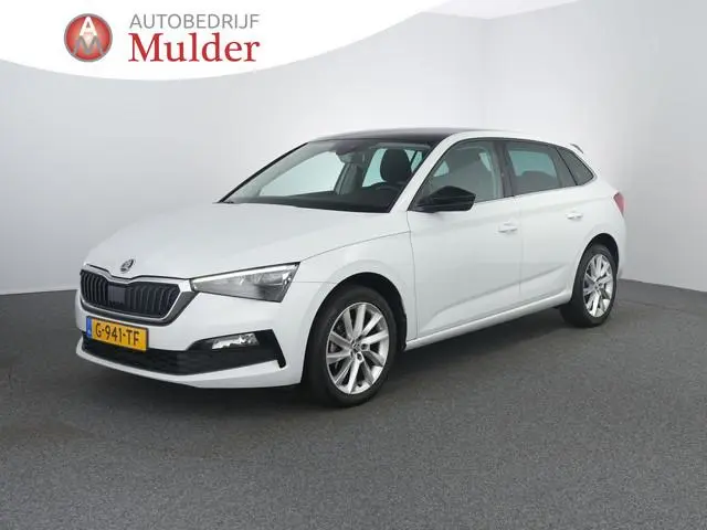Skoda Scala 1.0 TSI First Edition | Pano | Stoelverwarming | Clima | Cruise | Carplay |