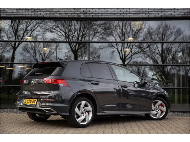 Volkswagen Golf 1.4 eHybrid GTE , Adap. cruise, Virtual cockpit,