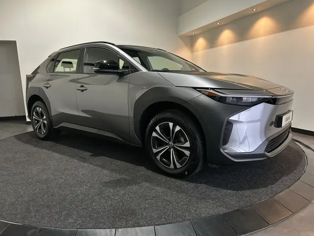 Toyota bZ4X Active 71 kWh LED verlichting | 18 inch LM velgen Soh (batterijcheck) waarde 99,9%