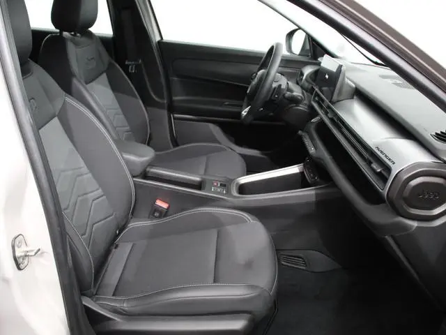 Jeep Avenger 1.2 e-Hybrid Altitude Automaat Climate control Adaptieve cruise control Led Achteruitri...