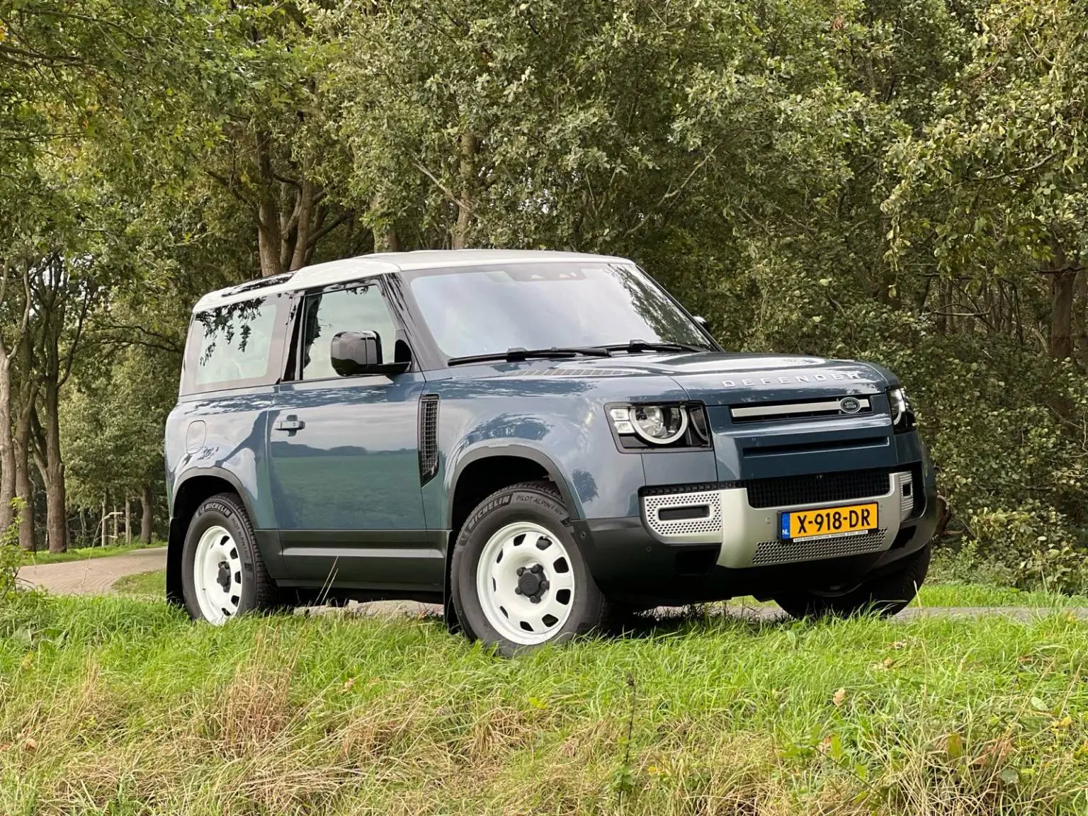 land-rover-defender-geleverd-aan-hans-uit-prinsenbeek-1