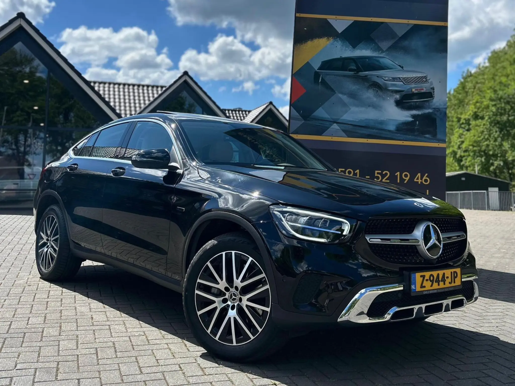 14-5-mercedes-benz-glc-coupe-1