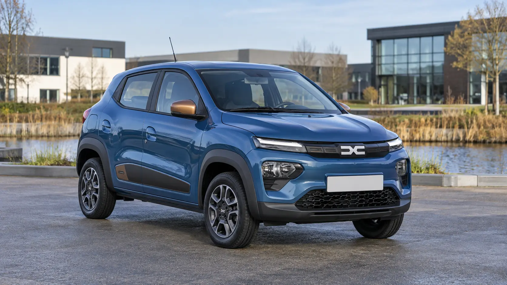 blauwe-dacia-spring-van-voren