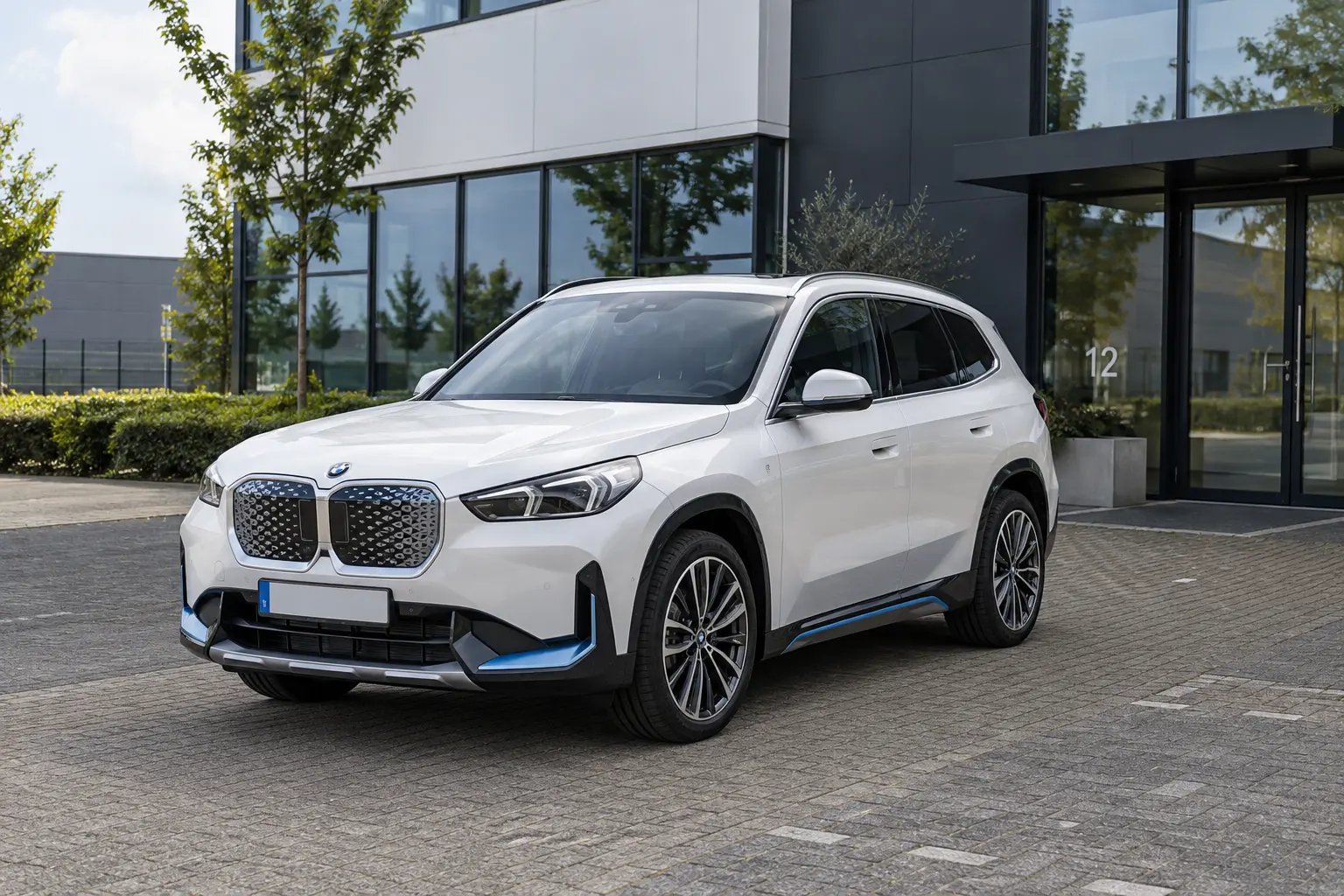 BMW iX1 eDrive20 of xDrive30: uitvoering kiezen