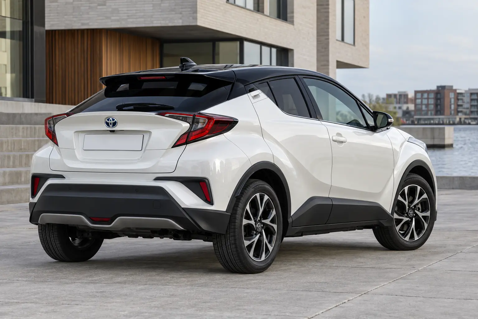 Toyota C-HR 1.2T, 1.8 of 2.0 Hybrid: welke occasion past bij je?