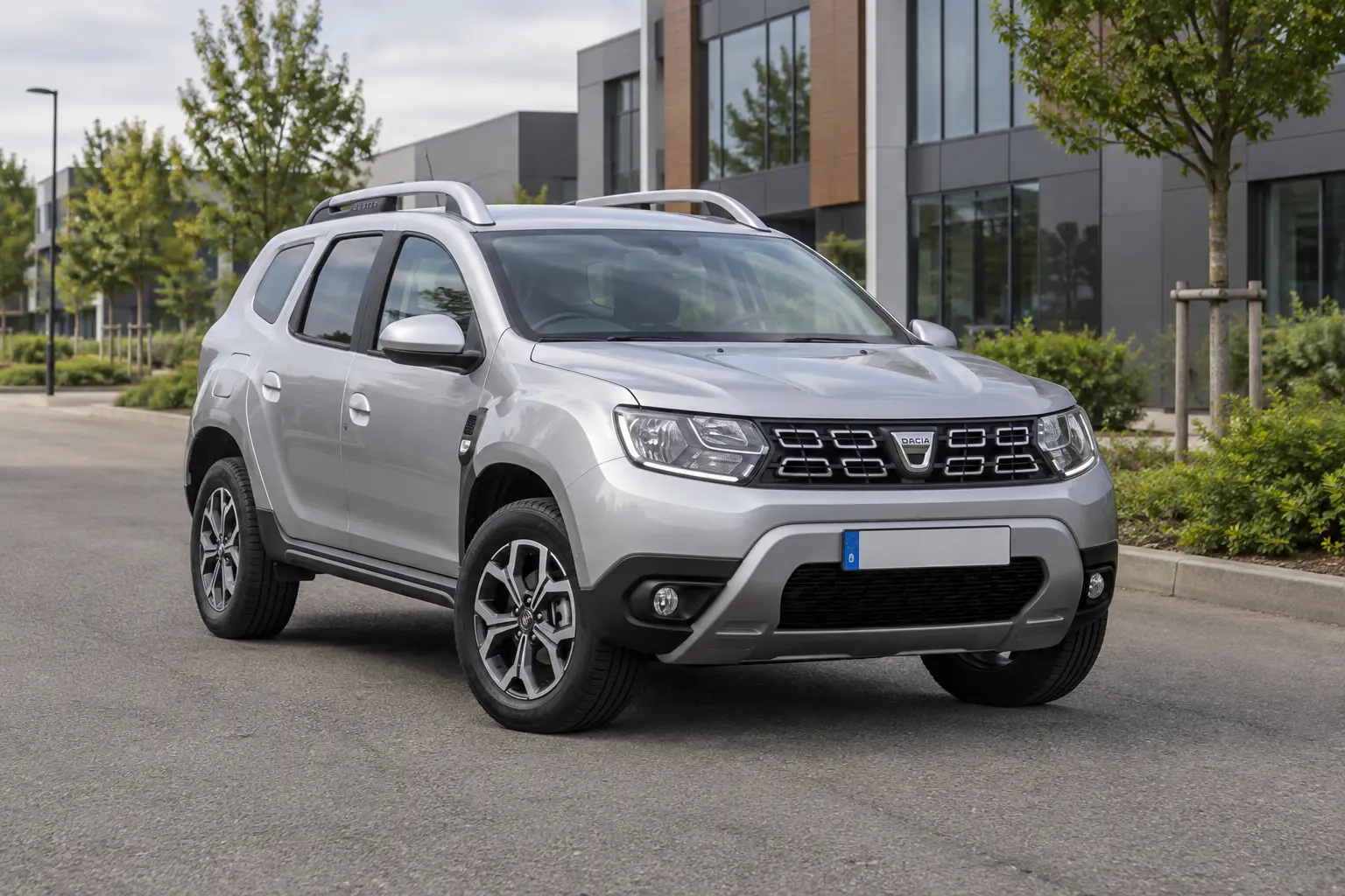 Dacia Duster 4x4 van de tweede generatie bij een bedrijfspand