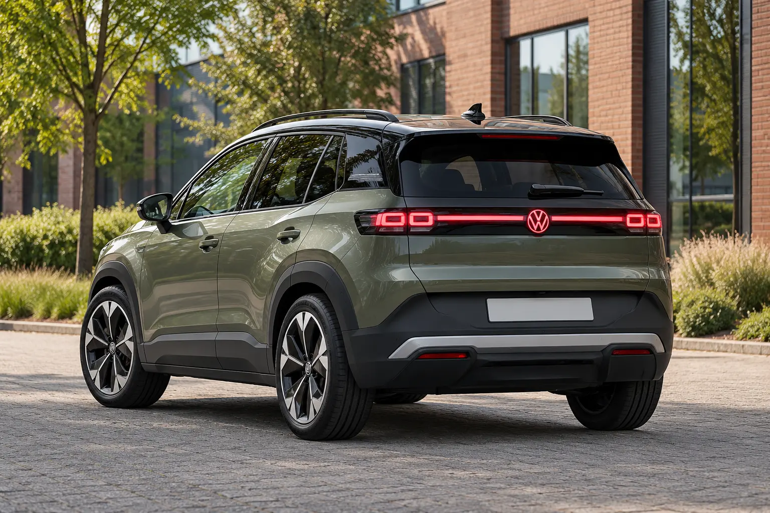 Volkswagen ID. Cross van achteren bij een kantoor
