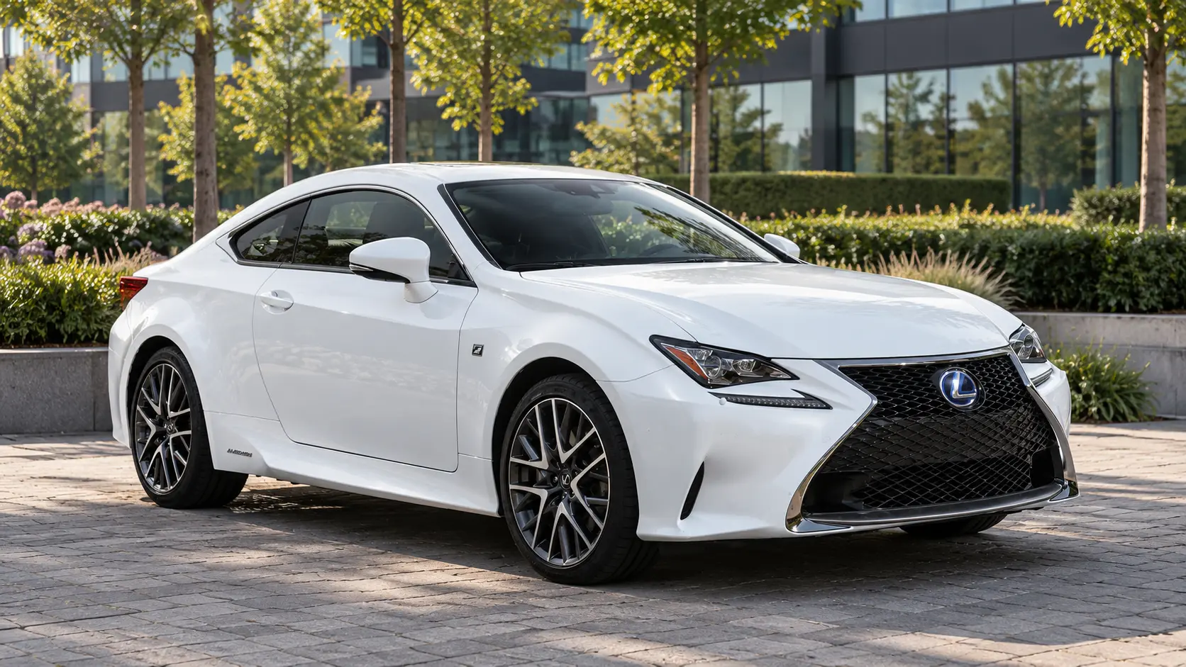 Lexus RC 300h occasion: hybride coupé en F Sport kiezen