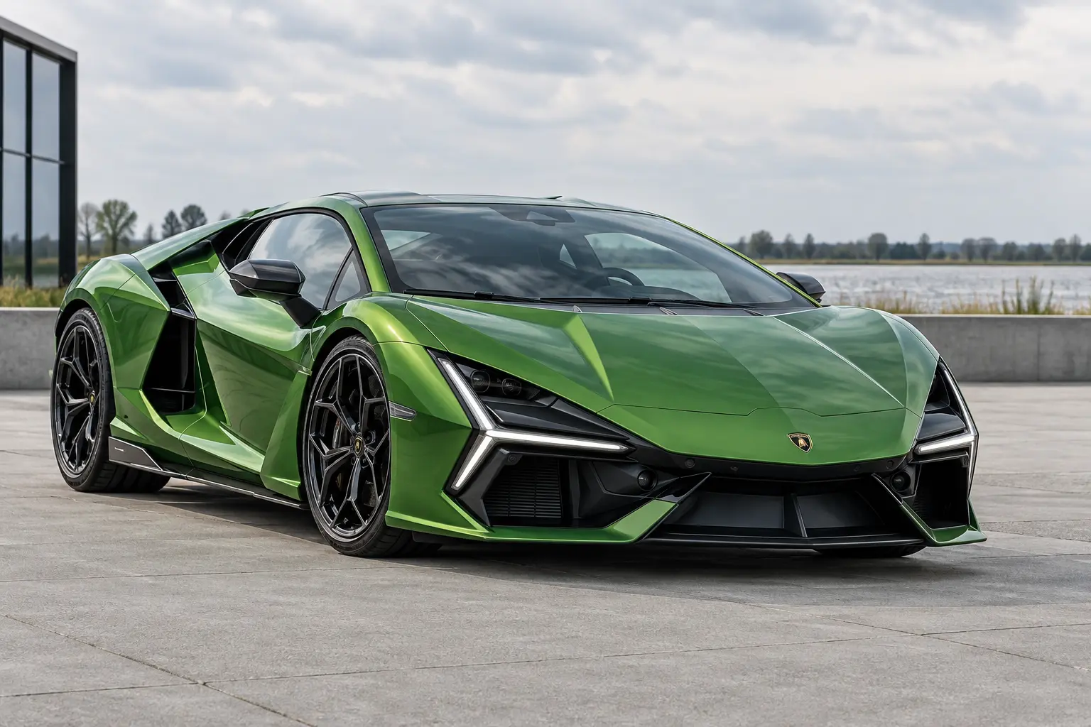 Lamborghini Revuelto V12 plug-inhybride: accu, laden en occasioncontrole