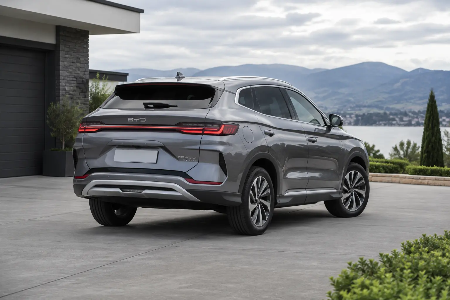 BYD SEAL U DM-i: Boost, Comfort of Design AWD?