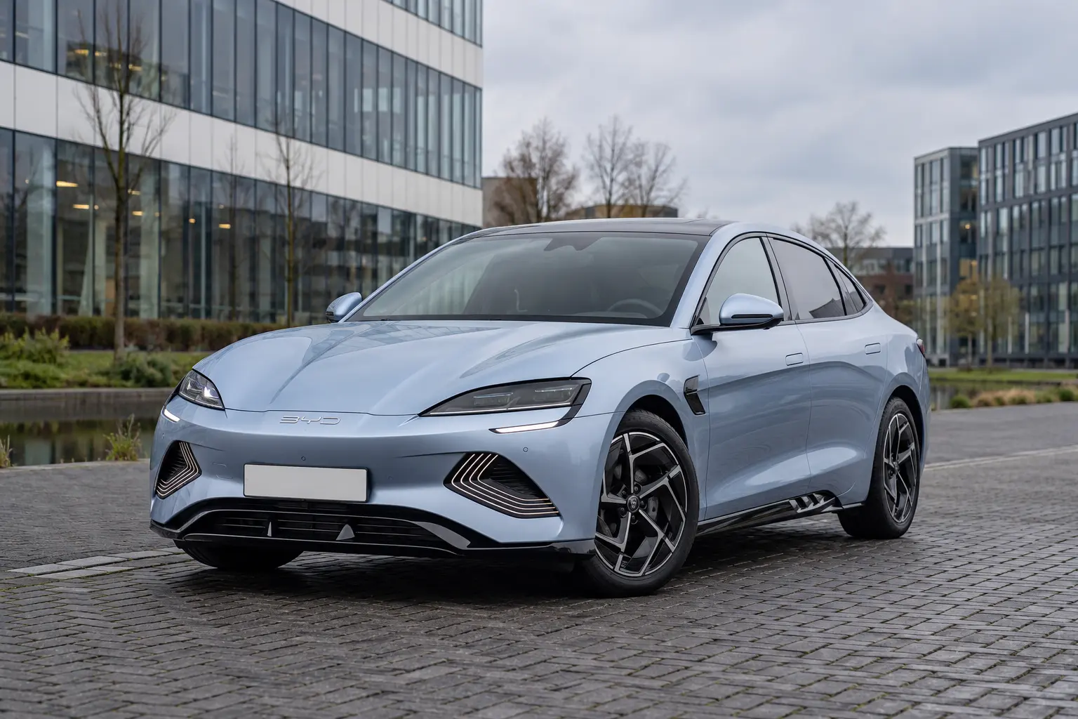 BYD SEAL: Business, Design RWD of Excellence AWD?
