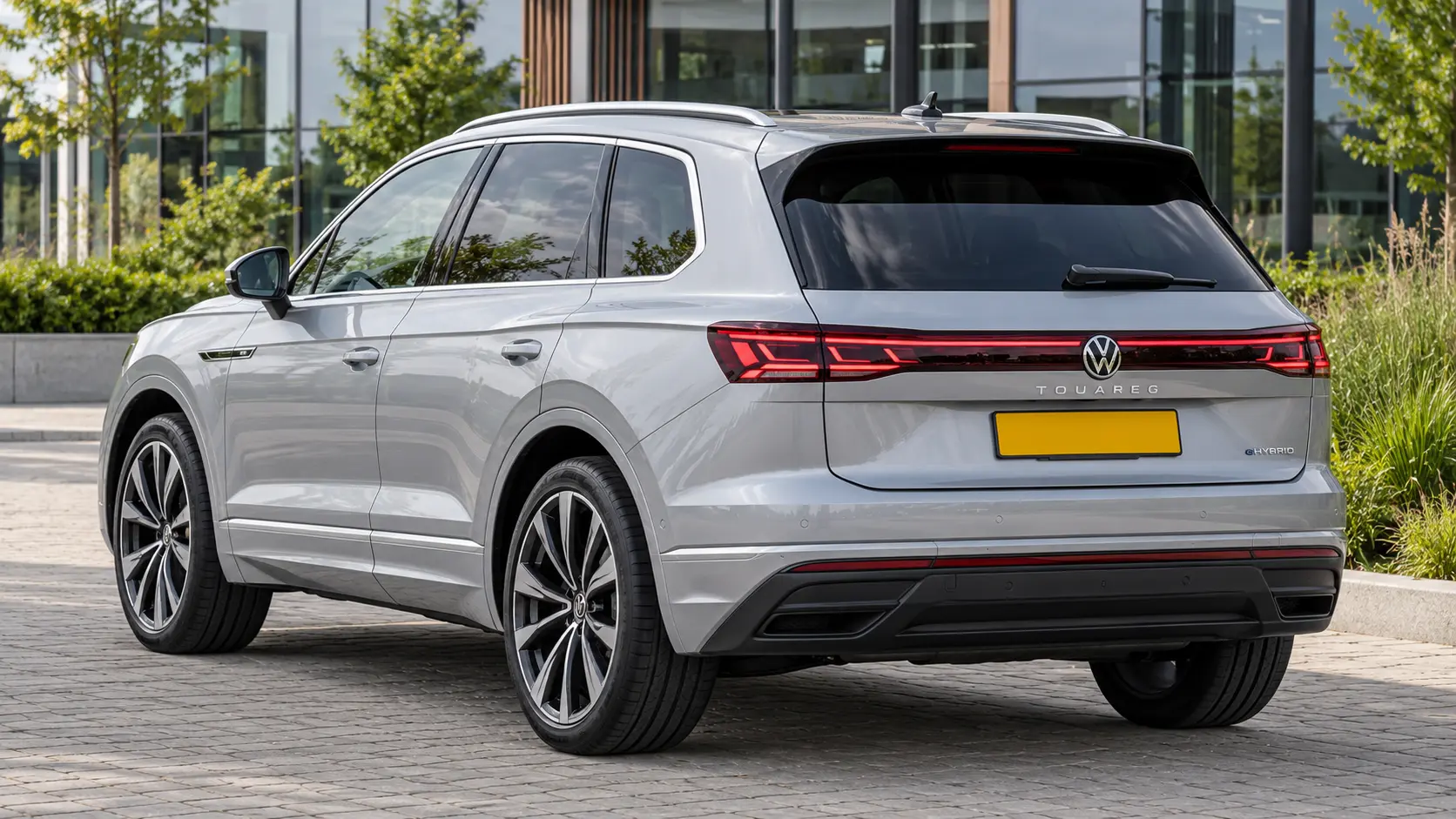 Volkswagen Touareg eHybrid 381 of R 462 pk: accu, laden en occasion kiezen