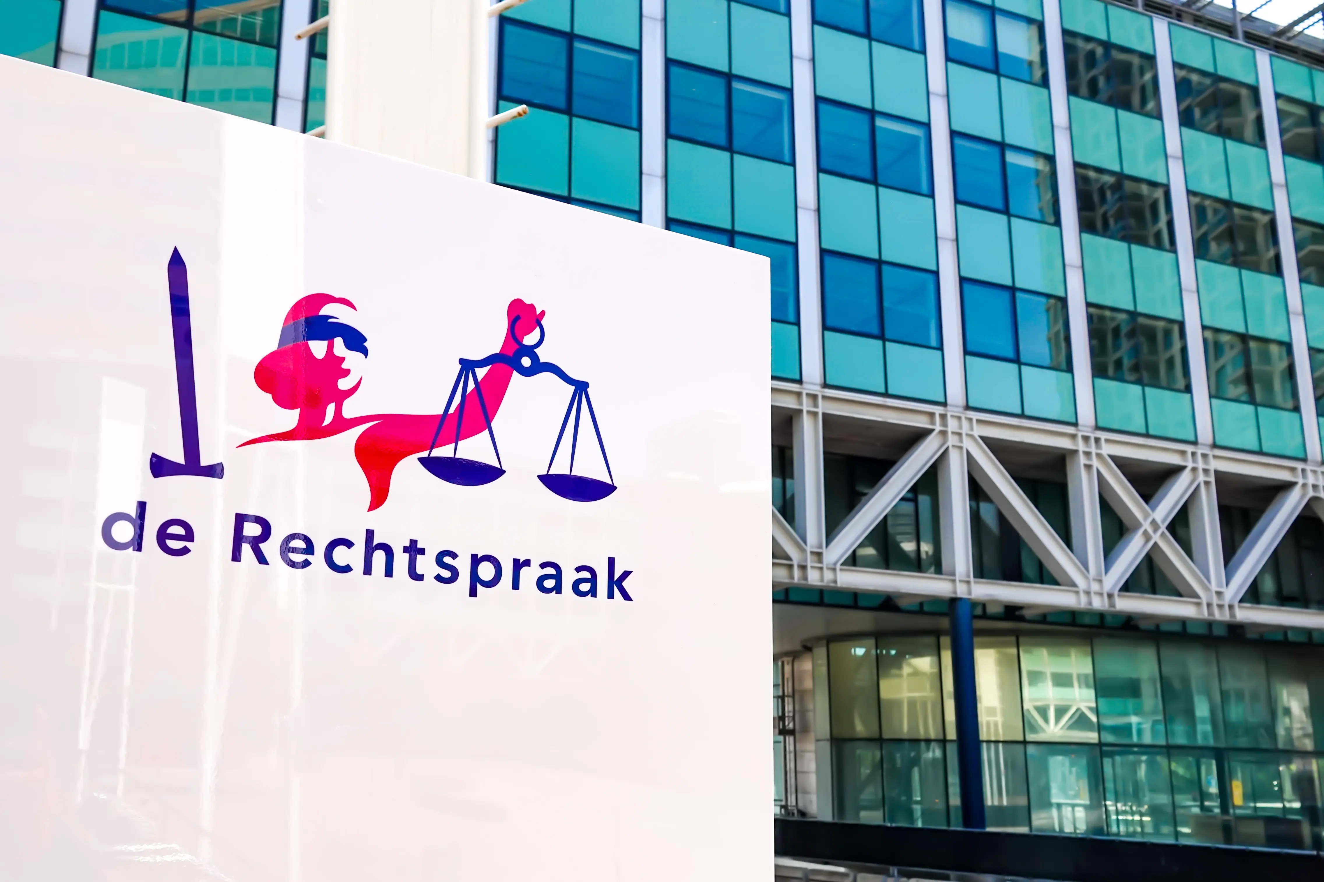 Ambtshalve Toetsing: De Sleutel tot Succes in Incassozaken voor Ondernemers