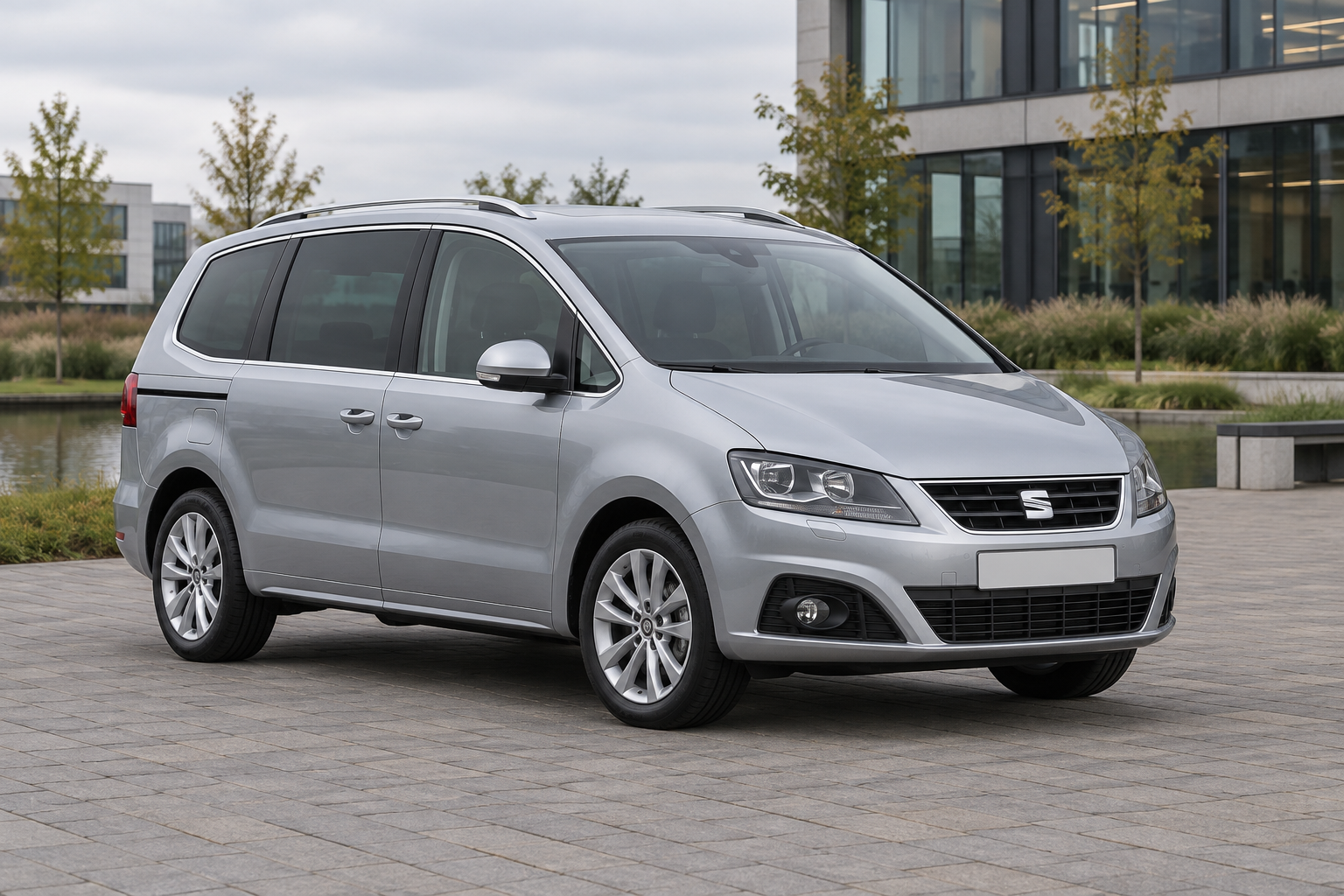 Voorzijde van een SEAT Alhambra van de tweede generatie
