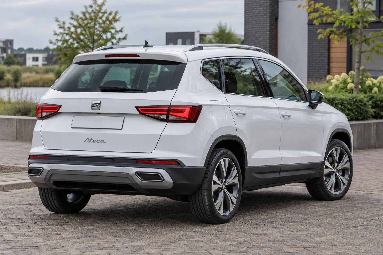 Achterzijde van een SEAT Ateca uit de in 2020 vernieuwde modelreeks